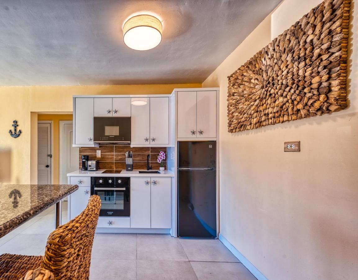 Lovely Apartment Near Beach, Downtown, 24H Security, Pool Nassau Kültér fotó