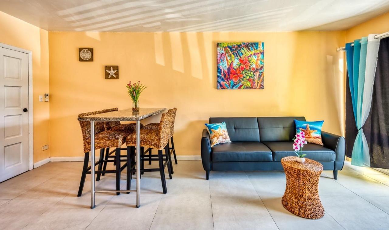 Lovely Apartment Near Beach, Downtown, 24H Security, Pool Nassau Kültér fotó