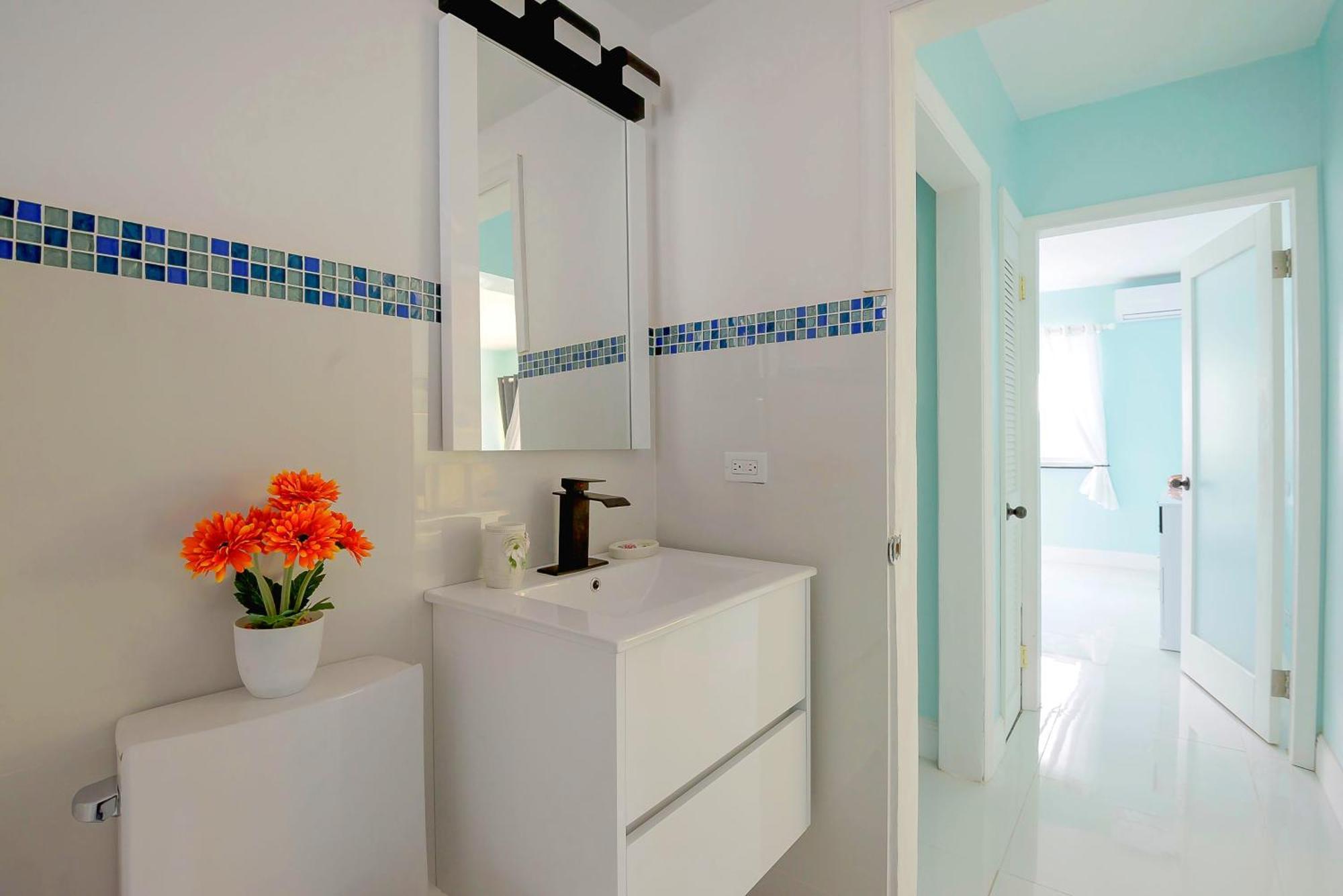 Lovely Apartment Near Beach, Downtown, 24H Security, Pool Nassau Kültér fotó