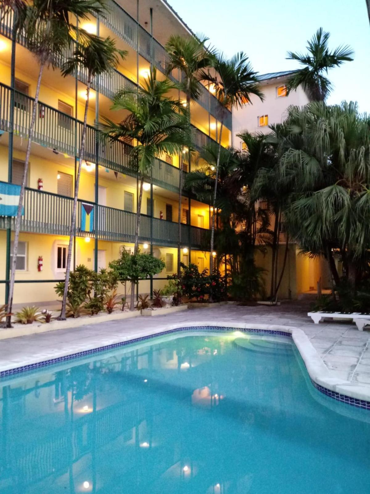 Lovely Apartment Near Beach, Downtown, 24H Security, Pool Nassau Kültér fotó