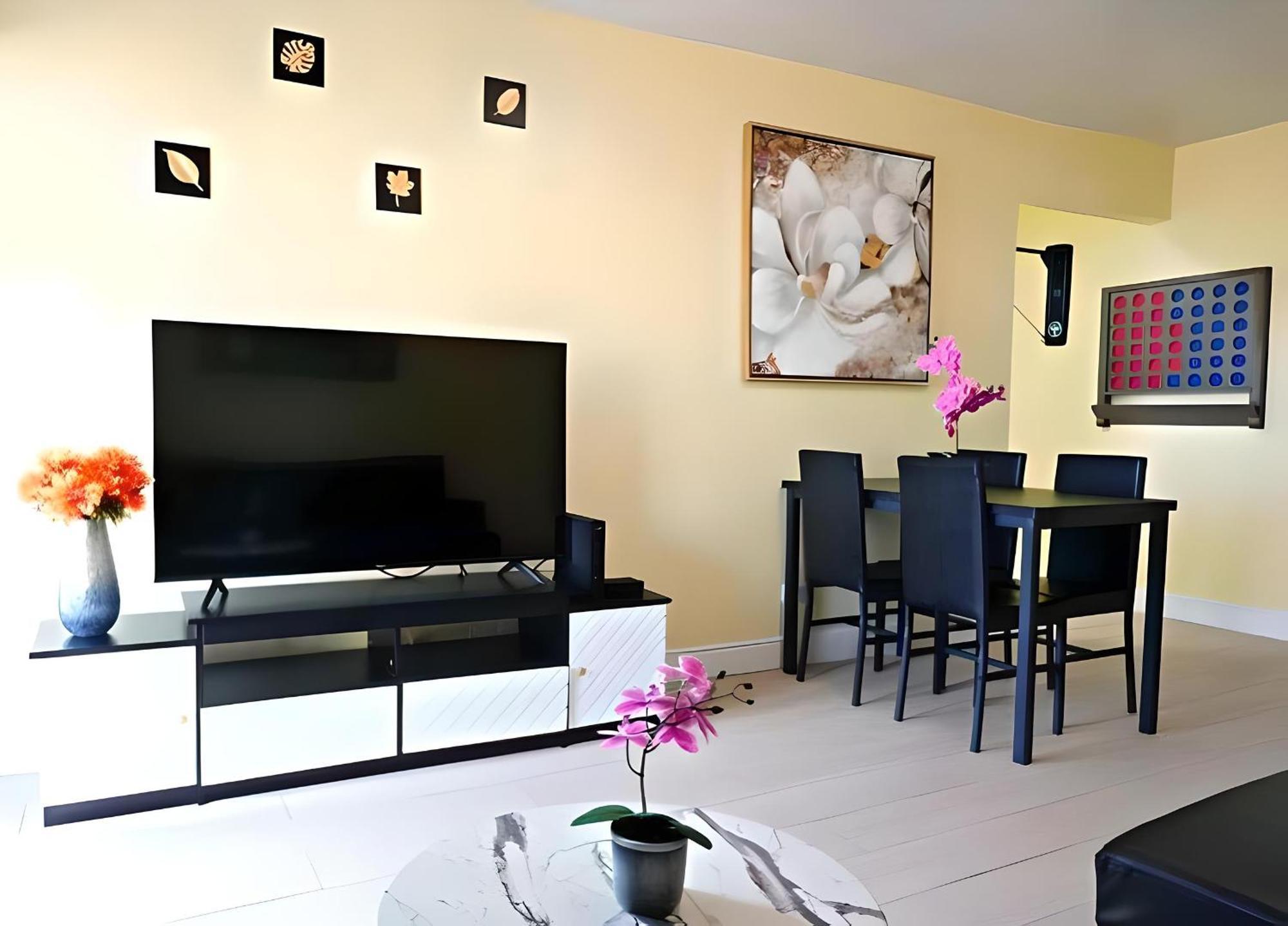Lovely Apartment Near Beach, Downtown, 24H Security, Pool Nassau Kültér fotó